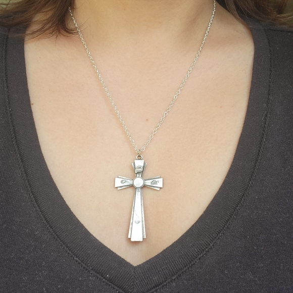 Jewelry - Vintage Silver Cross Necklace